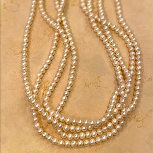 Absolutely stunning Pearl necklace. Never worn.